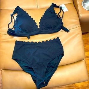 Beachsissi Scalloped detail bikini. BNWT